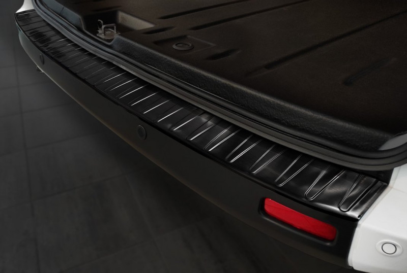 Ochranná lišta hrany kufru Ford Tourneo Custom 2012- (tmavá) Avisa
