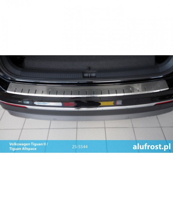 Ochranná lišta hrany kufru VW Tiguan 2016- Alufrost