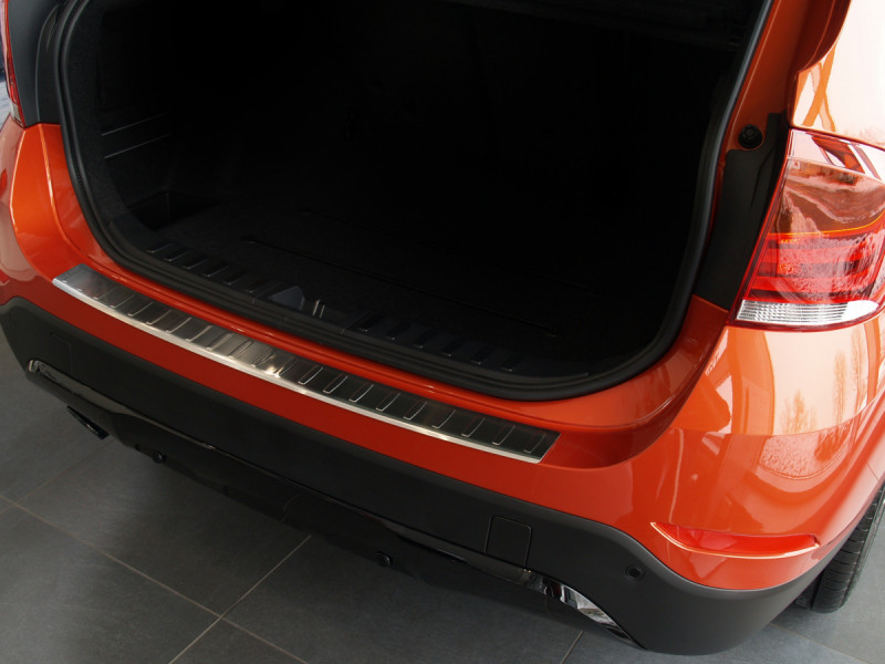 Ochranná lišta hrany kufru BMW X1 2009-2012 (E84