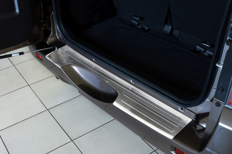 Ochranná lišta hrany kufru Suzuki Grand Vitara 2006-2015 (matná) Avisa