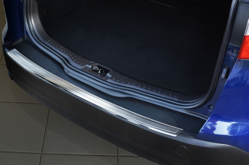 Ochranná lišta hrany kufru Ford Focus 2011-2018 (combi