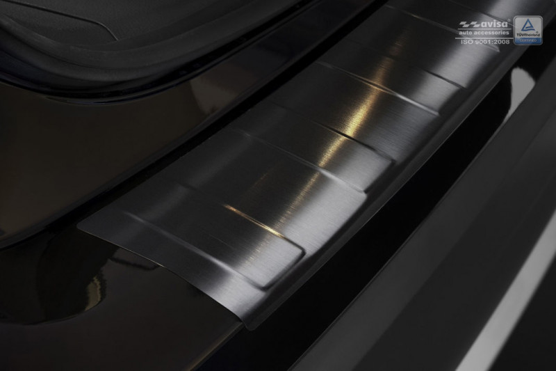 Ochranná lišta hrany kufru Mitsubishi Outlander 2015-2022 (po faceliftu