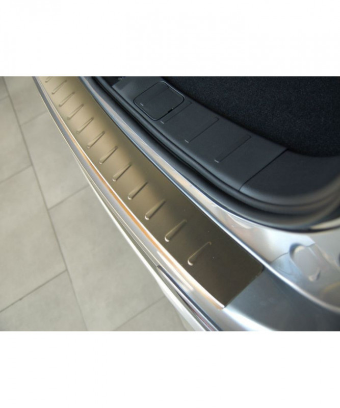 Ochranná lišta hrany kufru BMW X6 2008-2014 (E71) Alufrost