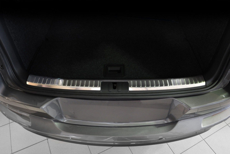 Ochranná lišta hrany kufru VW Tiguan 2007-2015 (matná) Avisa