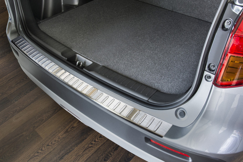 Ochranná lišta hrany kufru Suzuki Vitara 2015- (matná) Avisa