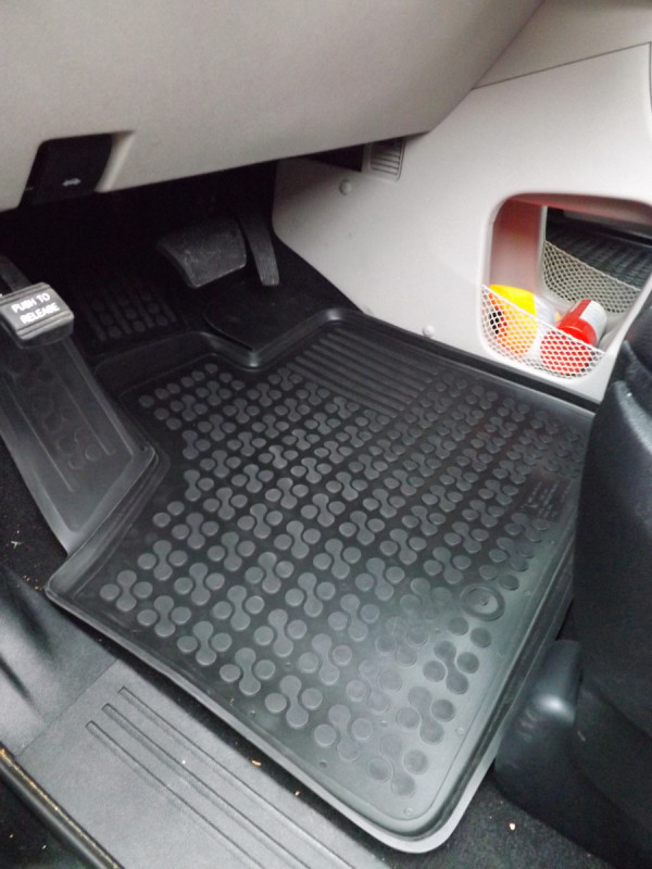Gumové autokoberce Rezaw-Plast Chrysler Voyager 2008-2016 (5 míst) Rezaw-Plast